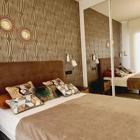 Vivee Balcones 73 شقة